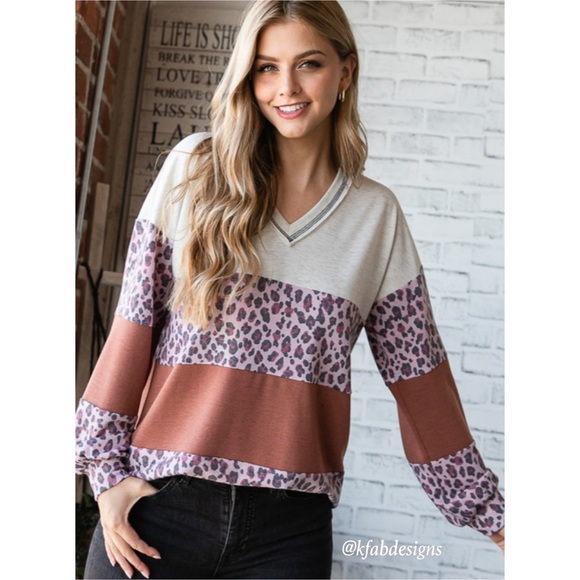 LAST 2! Soft V Neck Puff Sleeve Animal Contrast with Stitch Detail - Picture 3 of 12